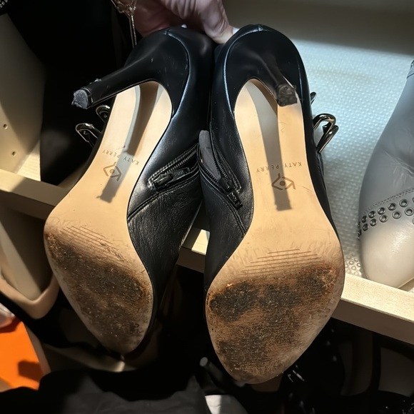 Katy Perry Women's Black 100mm Unity Pins Leather Ankle Boots Size 40.5 - Picture 14 of 16